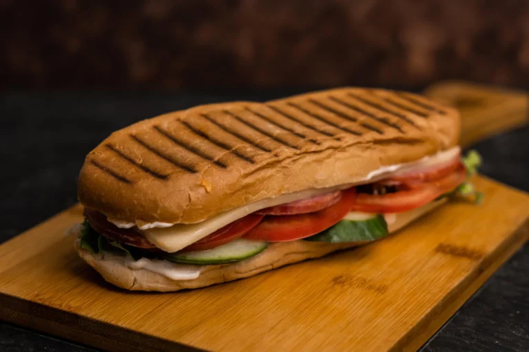 panini-s-salyami.jpg Панини с салями